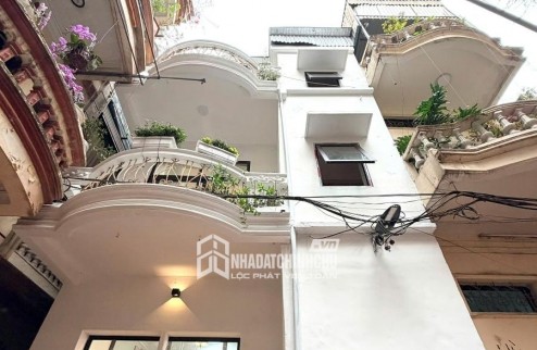 lò đúc - trung tâm hai bà trưng - gần 9đ sở hữu ngay 30 m2 x 4 tầng - mặt tiền siêu hiếm 5,6 m